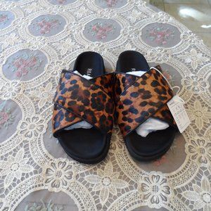 New ROAM Leopard Cross Slides Size EU 8-US 7.5M